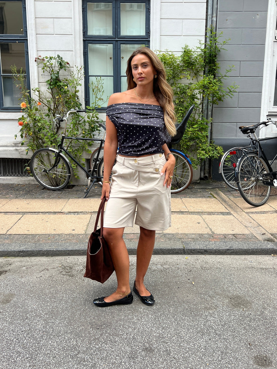 Mira Bermuda Shorts - Beige