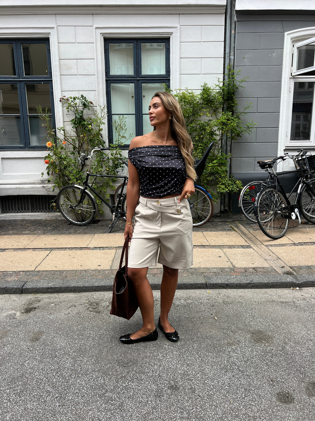 Mira Bermuda Shorts - Beige
