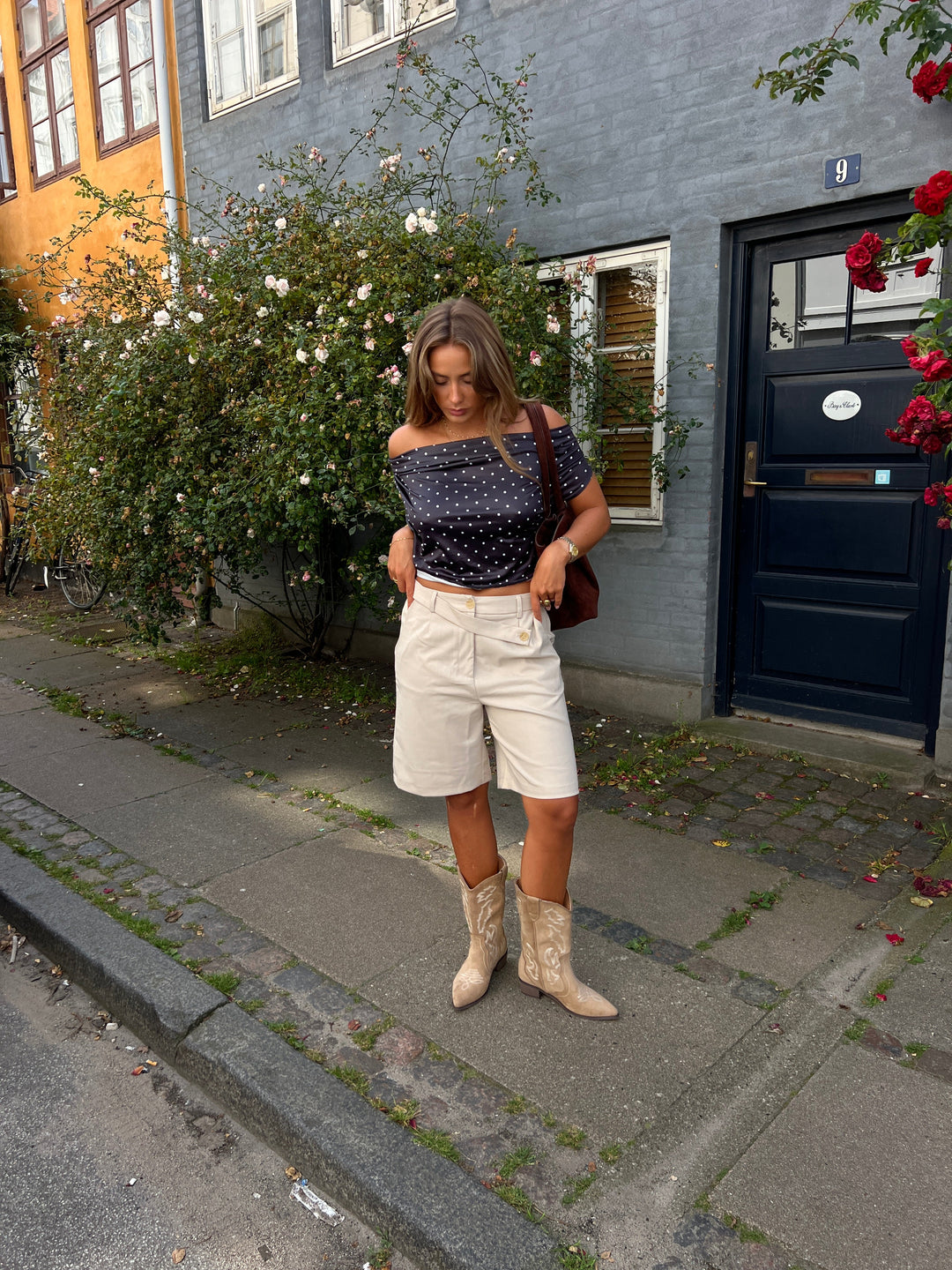 Mira Bermuda Shorts - Beige