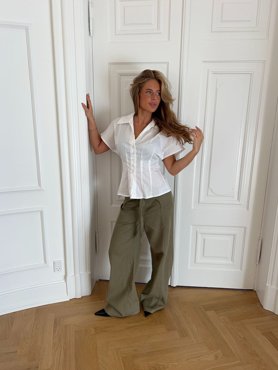 Alessia fitted short-sleeved shirt - White