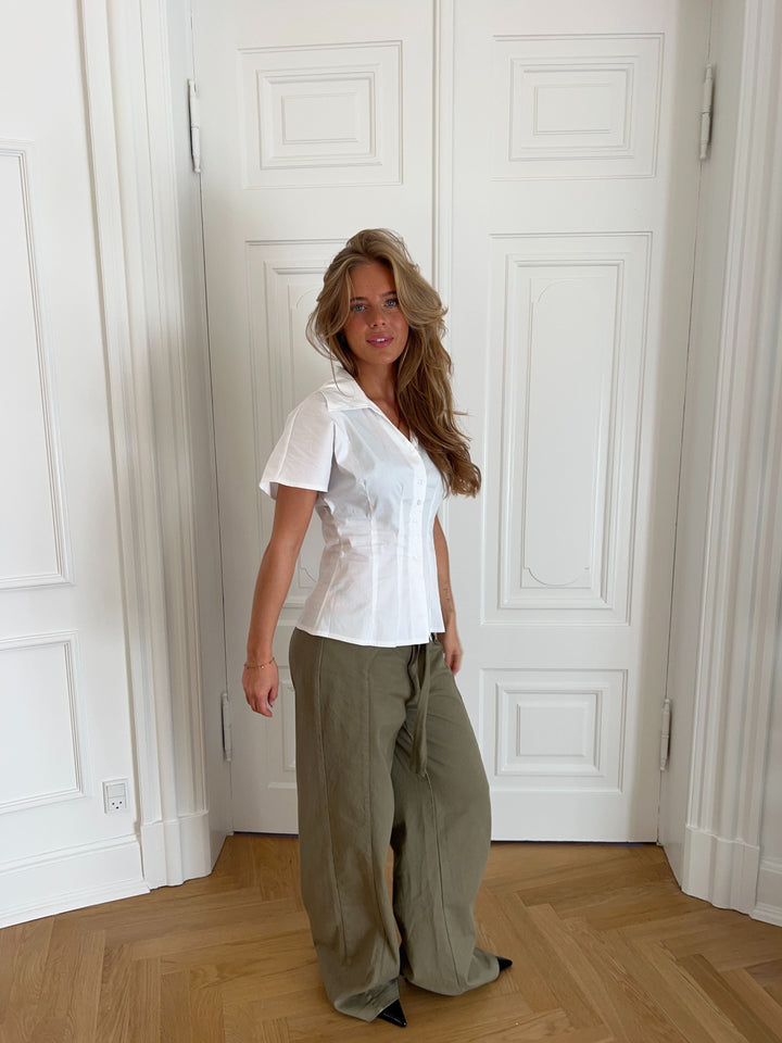 Alessia fitted short-sleeved shirt - White