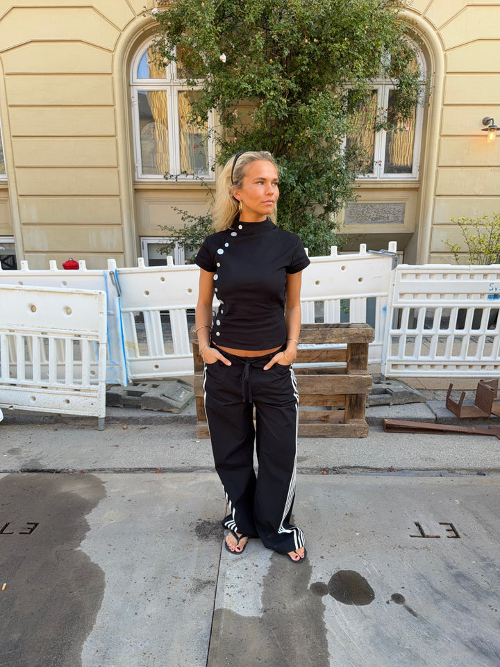 Amy fitted short-sleeved top - Black