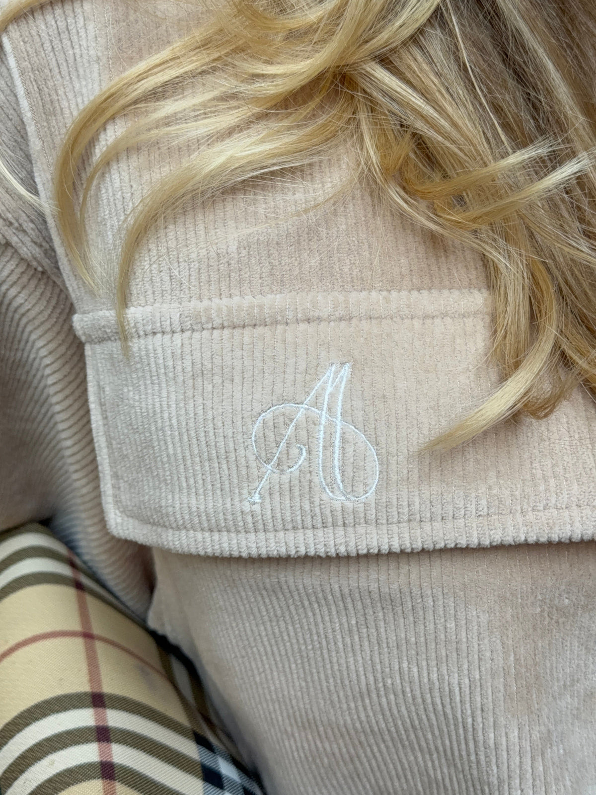 Elora Velvet Jacket Beige