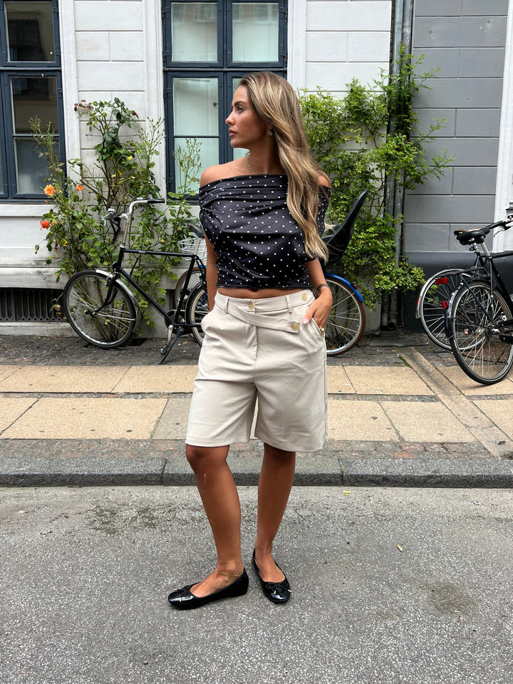 Mira Bermuda Shorts - Beige