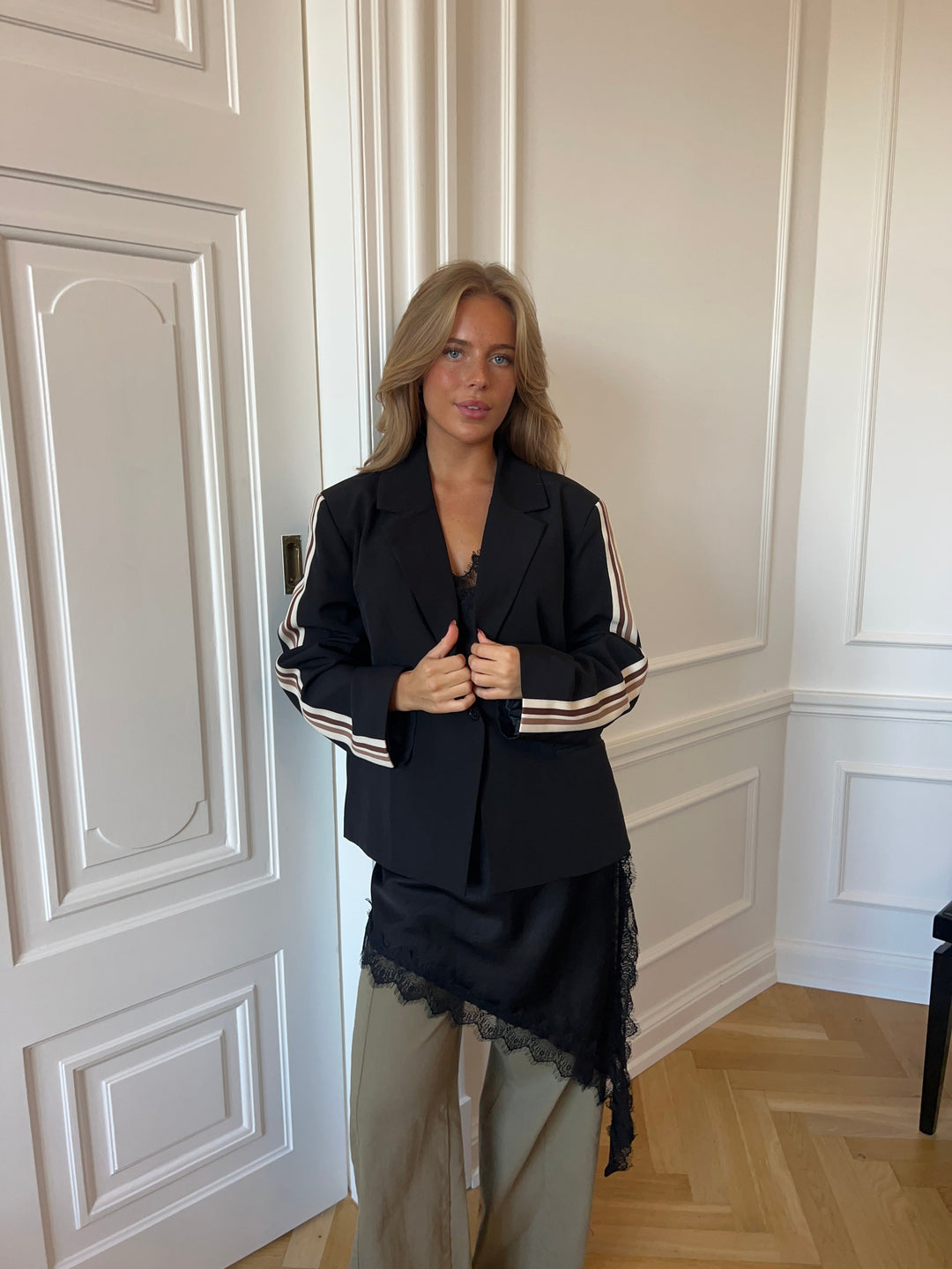 Livia Tie blazer - Black