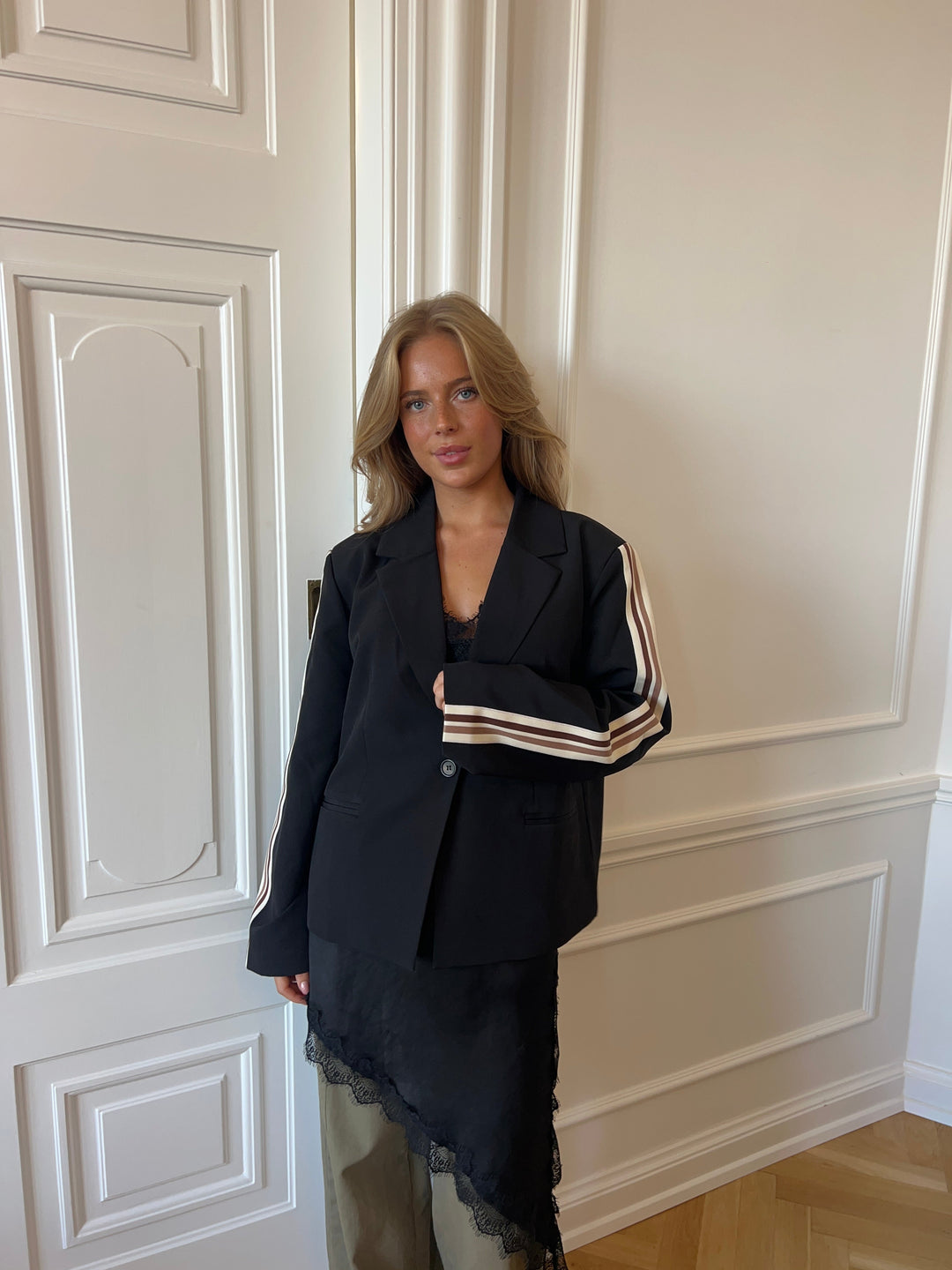 Livia Tie blazer - Black