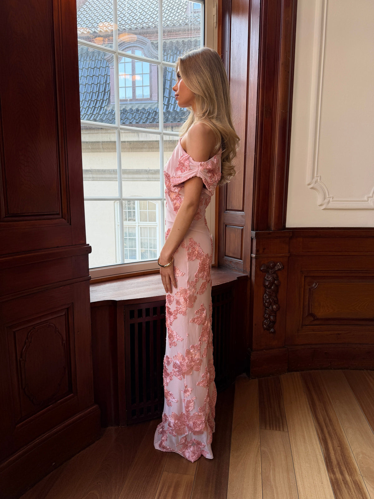 Kivo Mesh Dress Pink