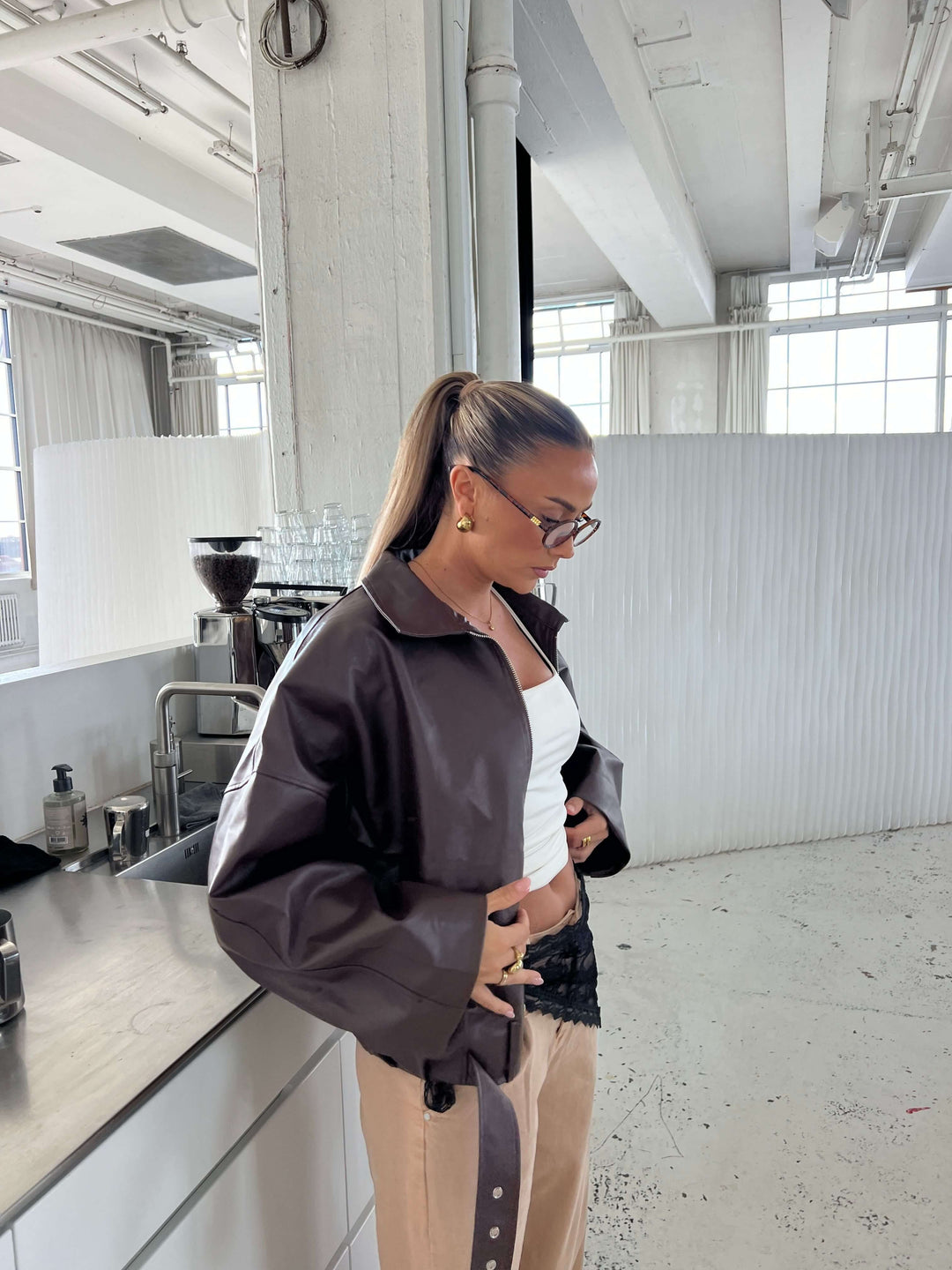 Tova buckle pu jacket – Dark brown