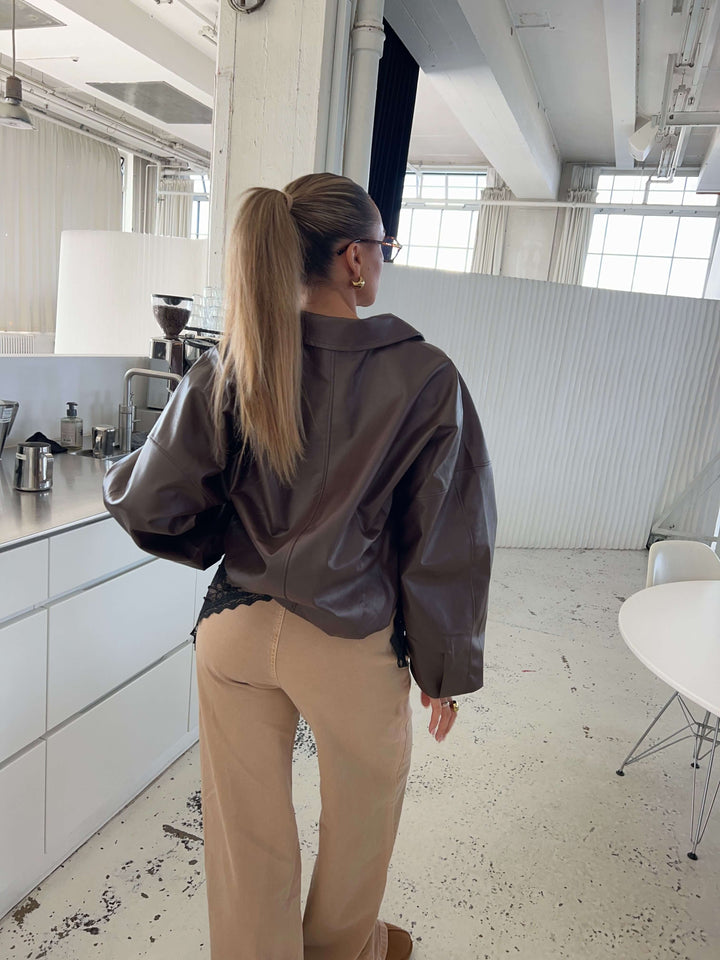 Tova buckle pu jacket – Dark brown