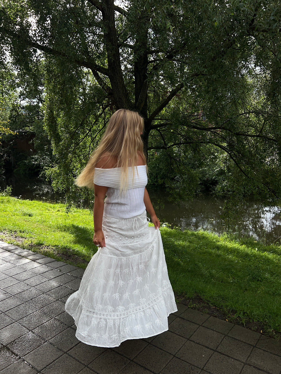 Kaysa off shoulder knit - white