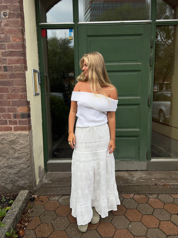 Kaysa off shoulder knit - white